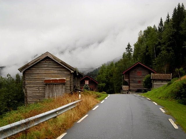 Datei:Hof im Numedal.jpg