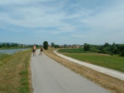 Asphaltierter Kanalweg bei Hirschaid