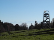 Der Lothurm wurde nach dem verherenden Sturm "Lothar" vom 26.12.1999 benannt. Aus Fallholz dieses Orkans ist dieser Aussichtsturm errichtet worden.
