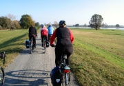 Auf dem Elbdeich vor Wittenberge - hier in Gegenrichtung