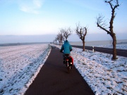 Radweg an der Straße von Trebus nach Fürstenwalde - hier in Gegenrichtung
