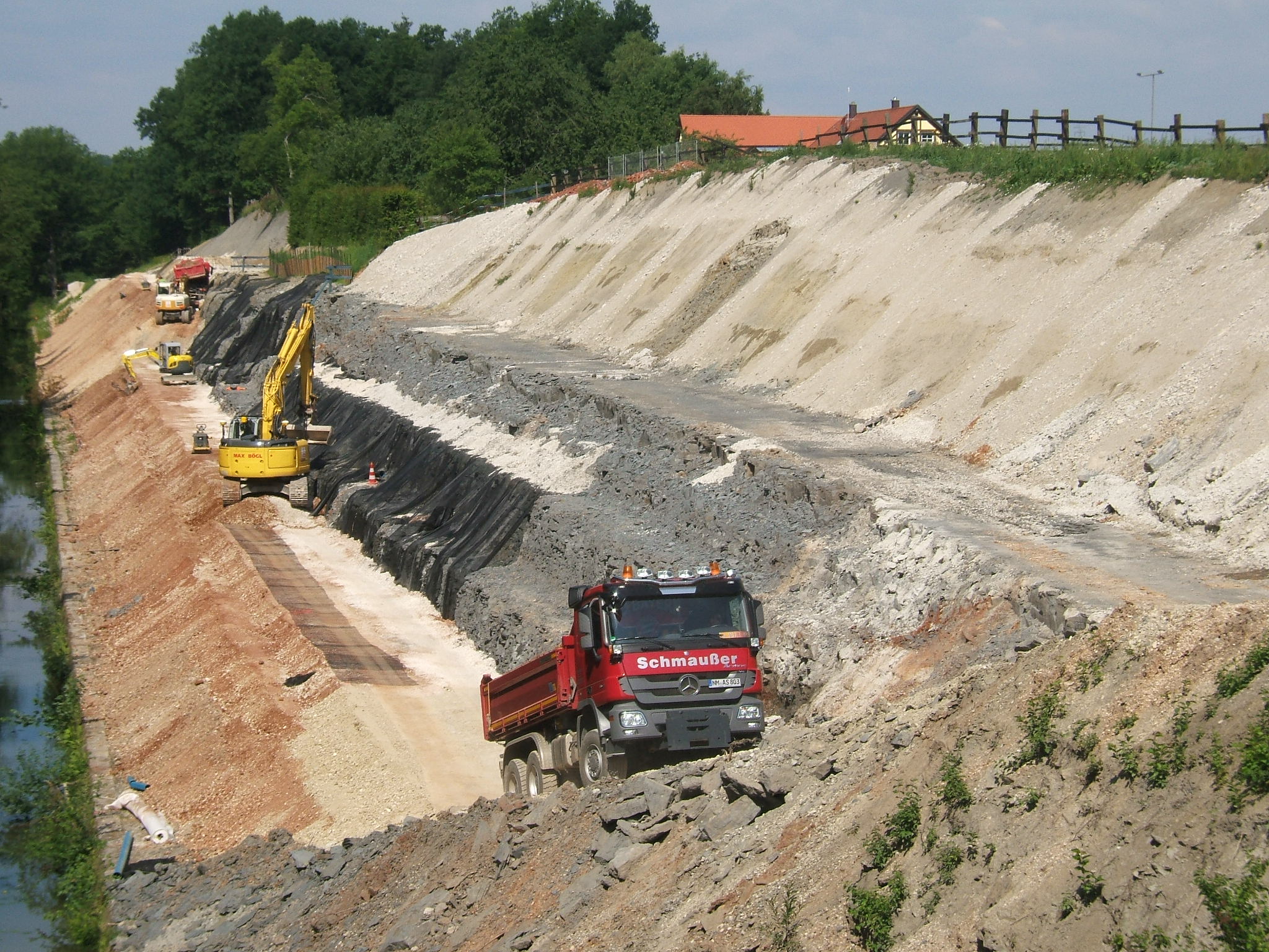 Wiederbefestigung des Westhangs