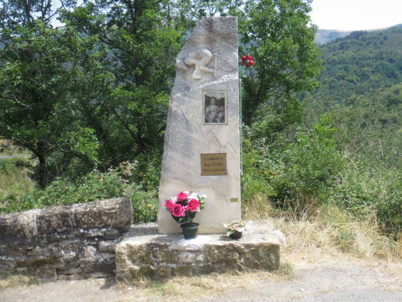 Datei:Denkmal-Perjuret.jpg