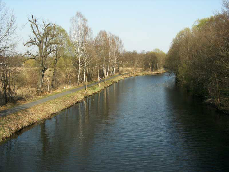 Datei:Finowkanal-nordweg.jpg