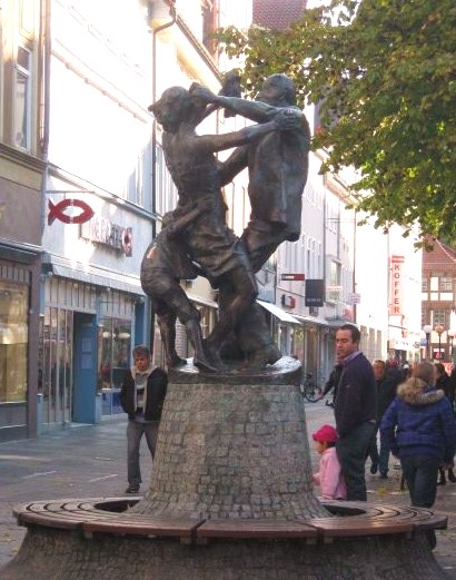 Datei:Nabel Göttingen.jpg