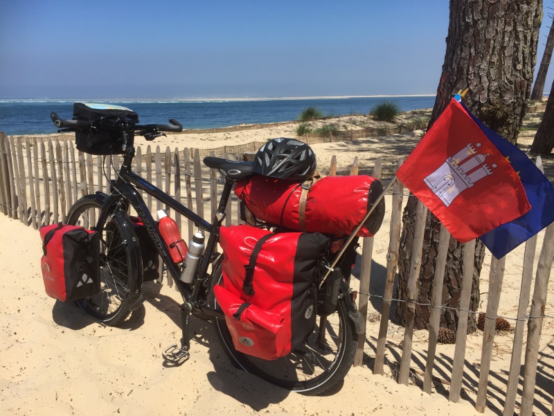 Datei:Bepackte Reiseräder Galerie.jpeg