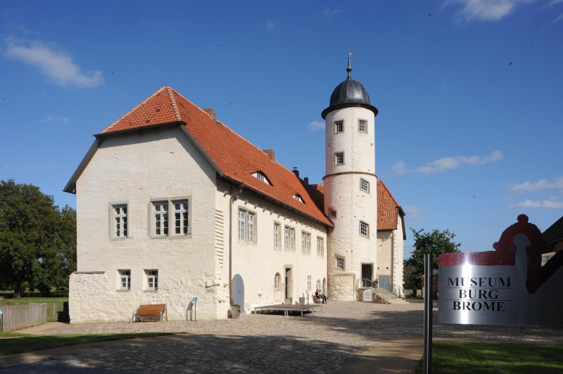 Datei:Burg Brome.jpg