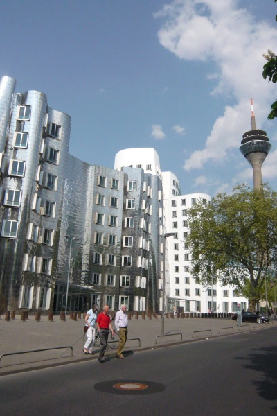 Datei:Düsseldorf Gehry-Bauten.jpg