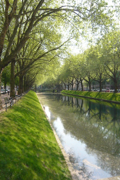 Datei:Düsseldorf Königsallee.jpg