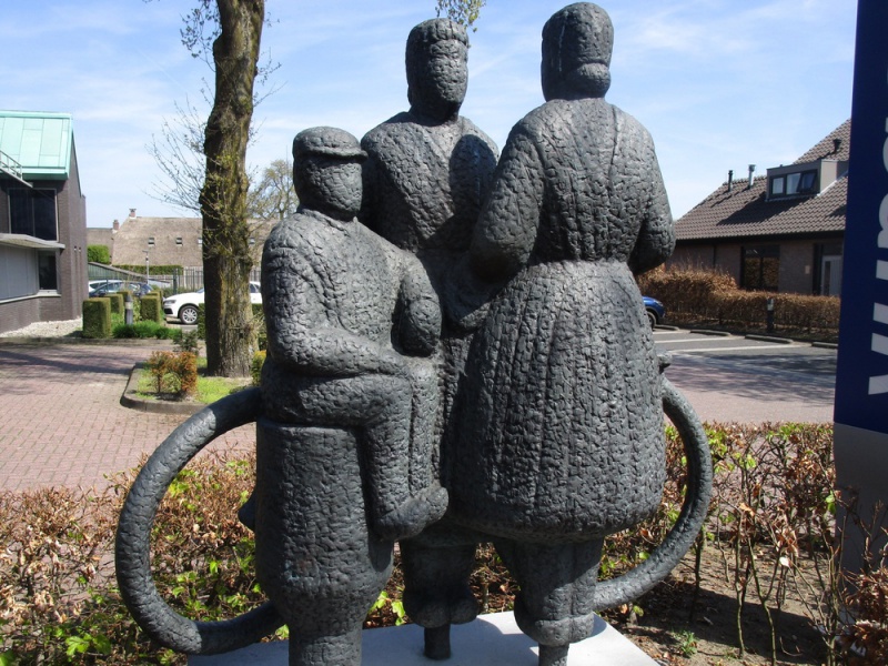 Datei:Denkmal-Staphorst.jpg