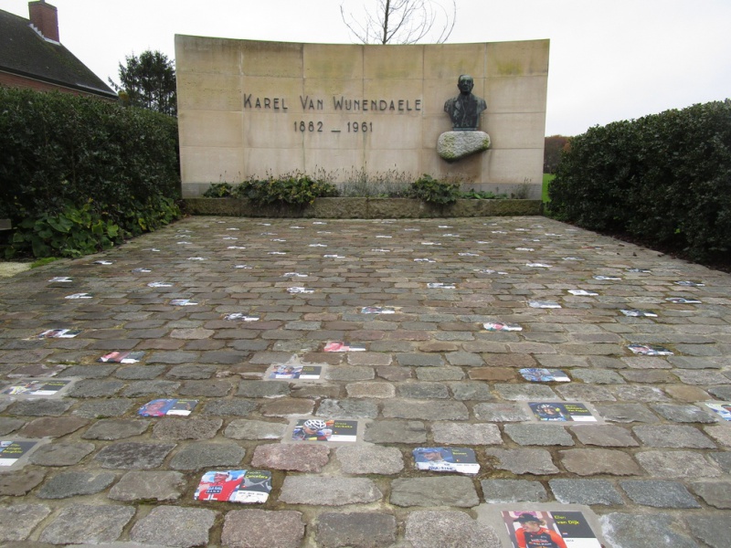 Datei:Denkmal-Wijnendaele.jpg