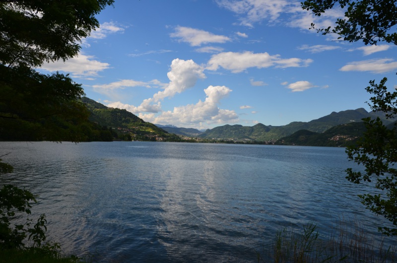 Datei:Lago di Caldonaza.jpg