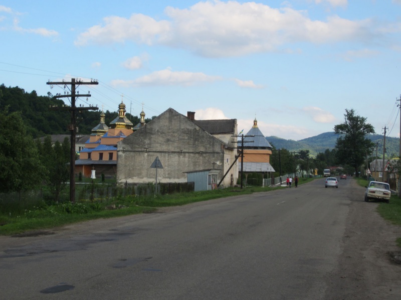 Datei:Strasse ukraine.jpg