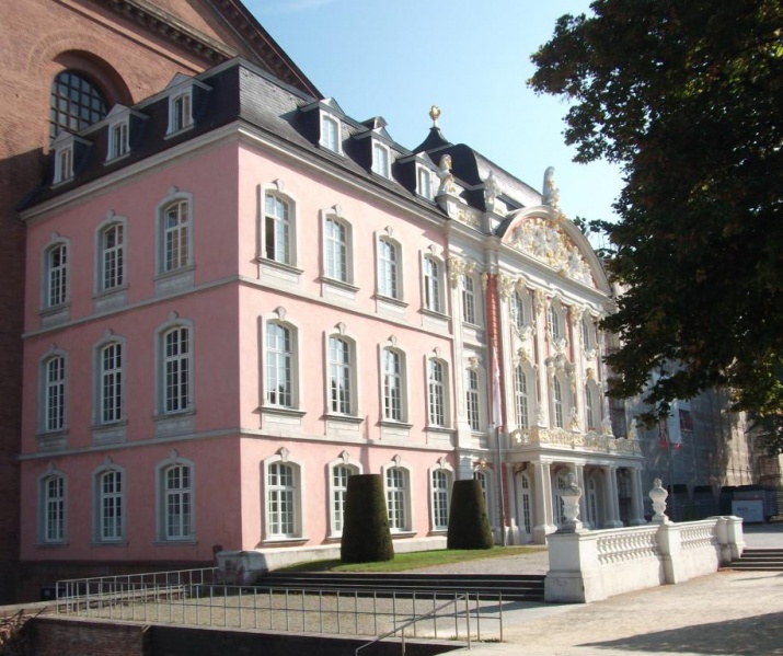 Datei:Trier-Palaisc.jpg